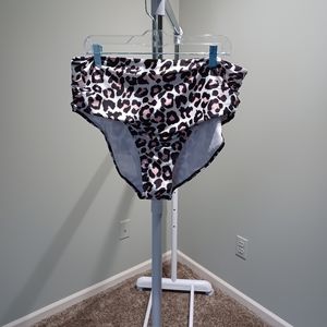 #300 NWOT Women's Swim Bottoms